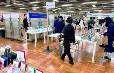 日本で一番早い手帳の展示会「デジタル時代にあえて手書きで 予定と心も整える」