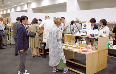 名古屋テーブルトップショー「和の風景や猫デザインが人気」